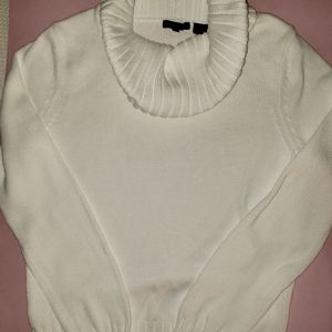 Jeanne Pierre White Sweater Size Medium